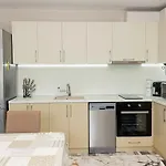 Lägenhet Golden Sands 1bd By Flat Mаnager