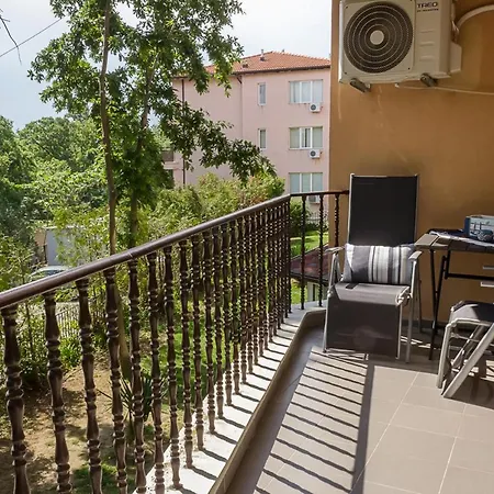 Golden Sands 1bd By Flat Mаnager Warna